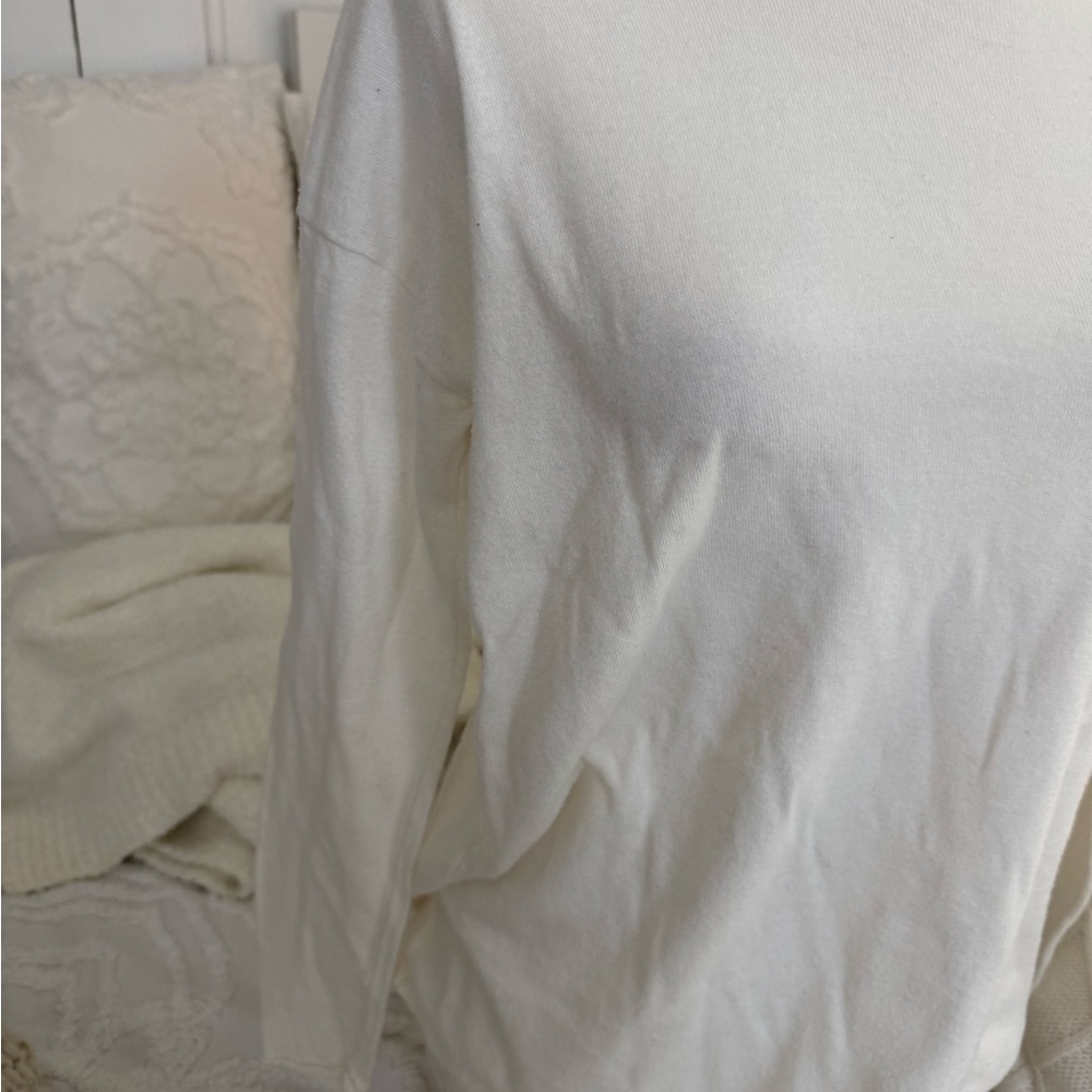 Elegant White Women's Sweater - Picture 5 of 10